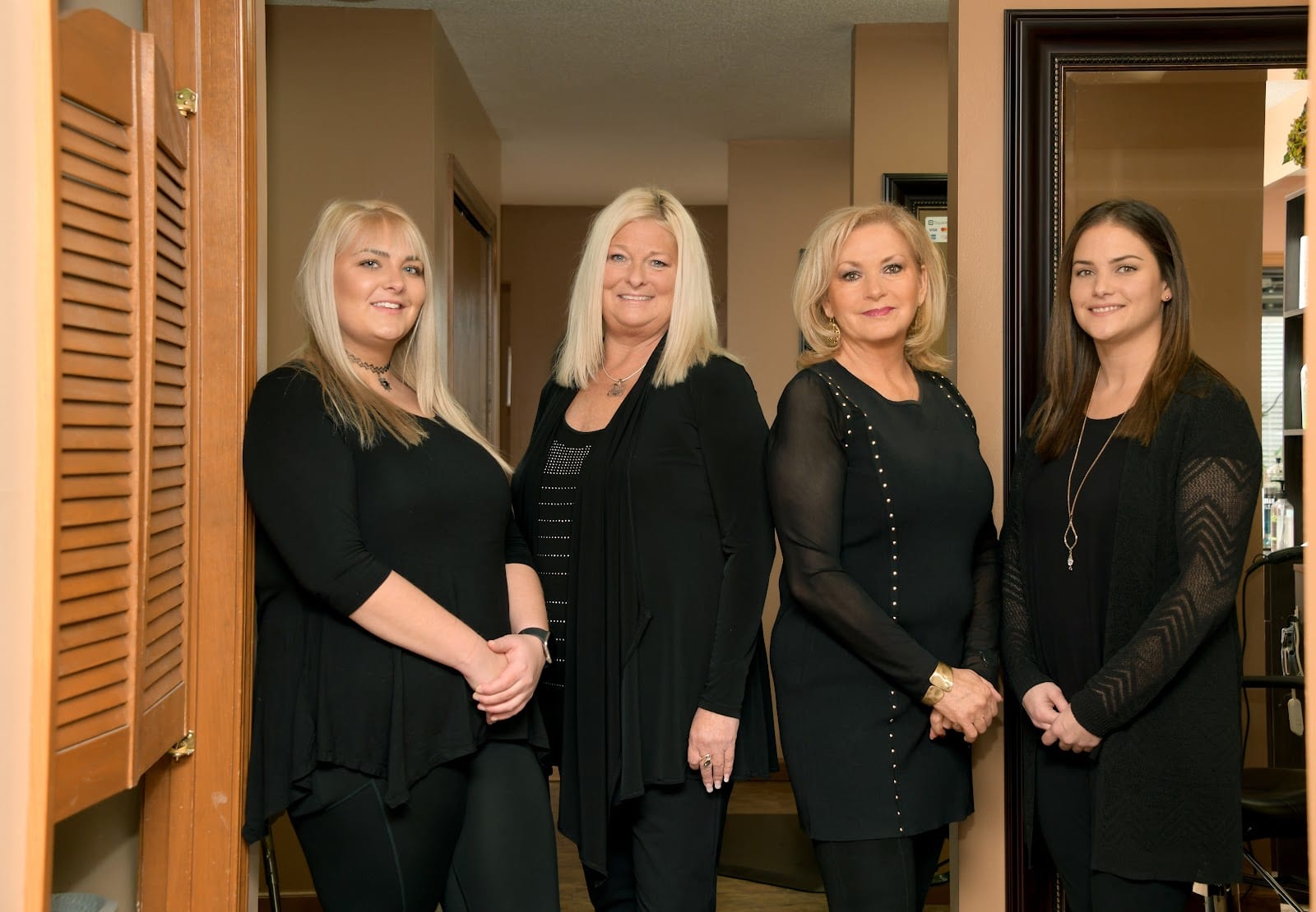 Looks Salon & Spa, photo 2
