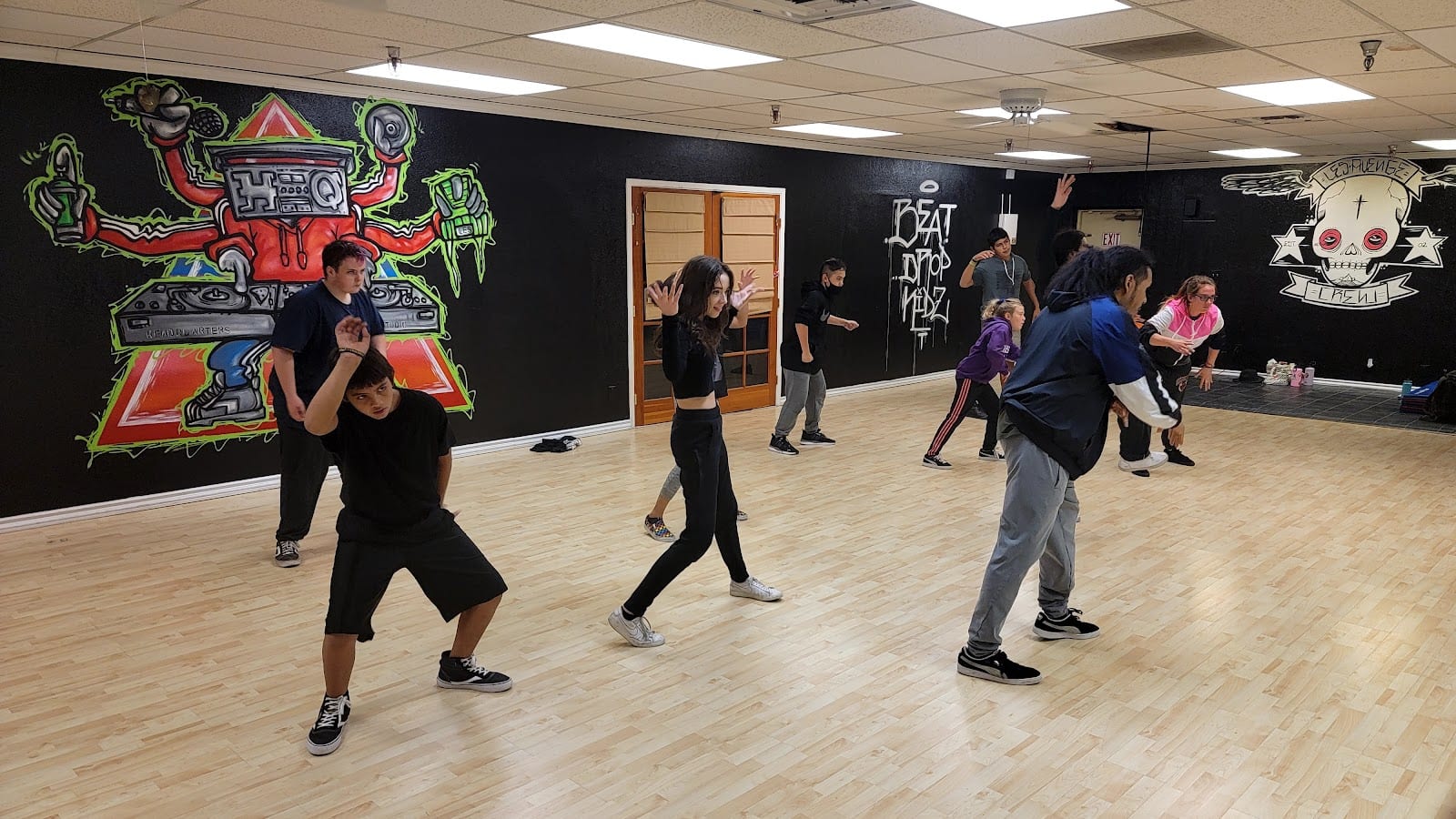 Headquarters Dance Studio, photo 3