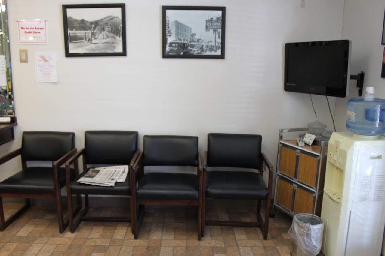 Lou & Edna's Barber & Beauty, photo 2