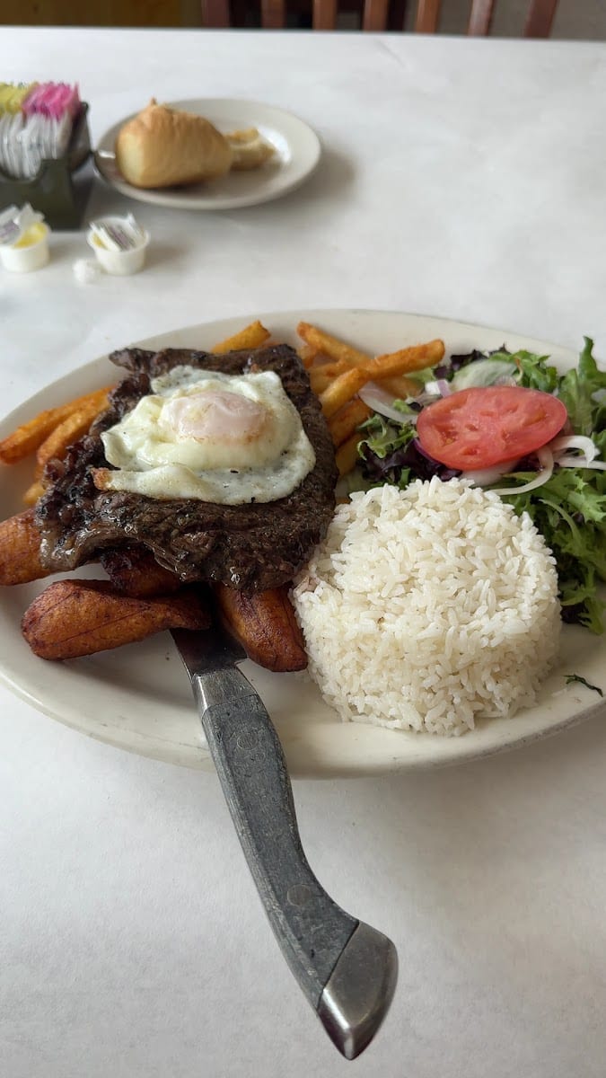 El Puerto Restaurant & Grill, photo 3