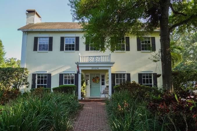 Gorgeous Estate, Pool, Playground, & Double Lot, Heart of South Tampa