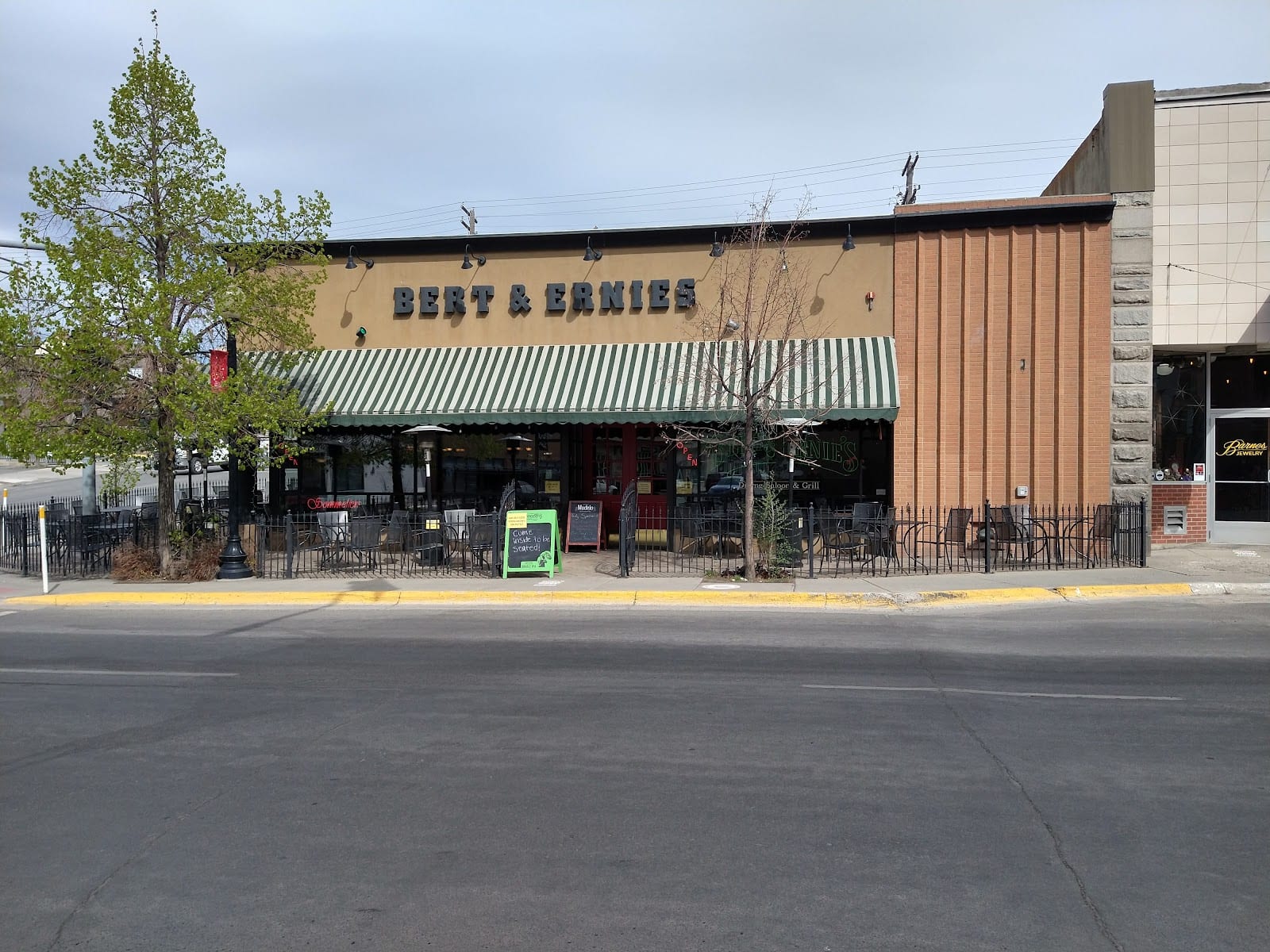 Bert & Ernie's, photo 3