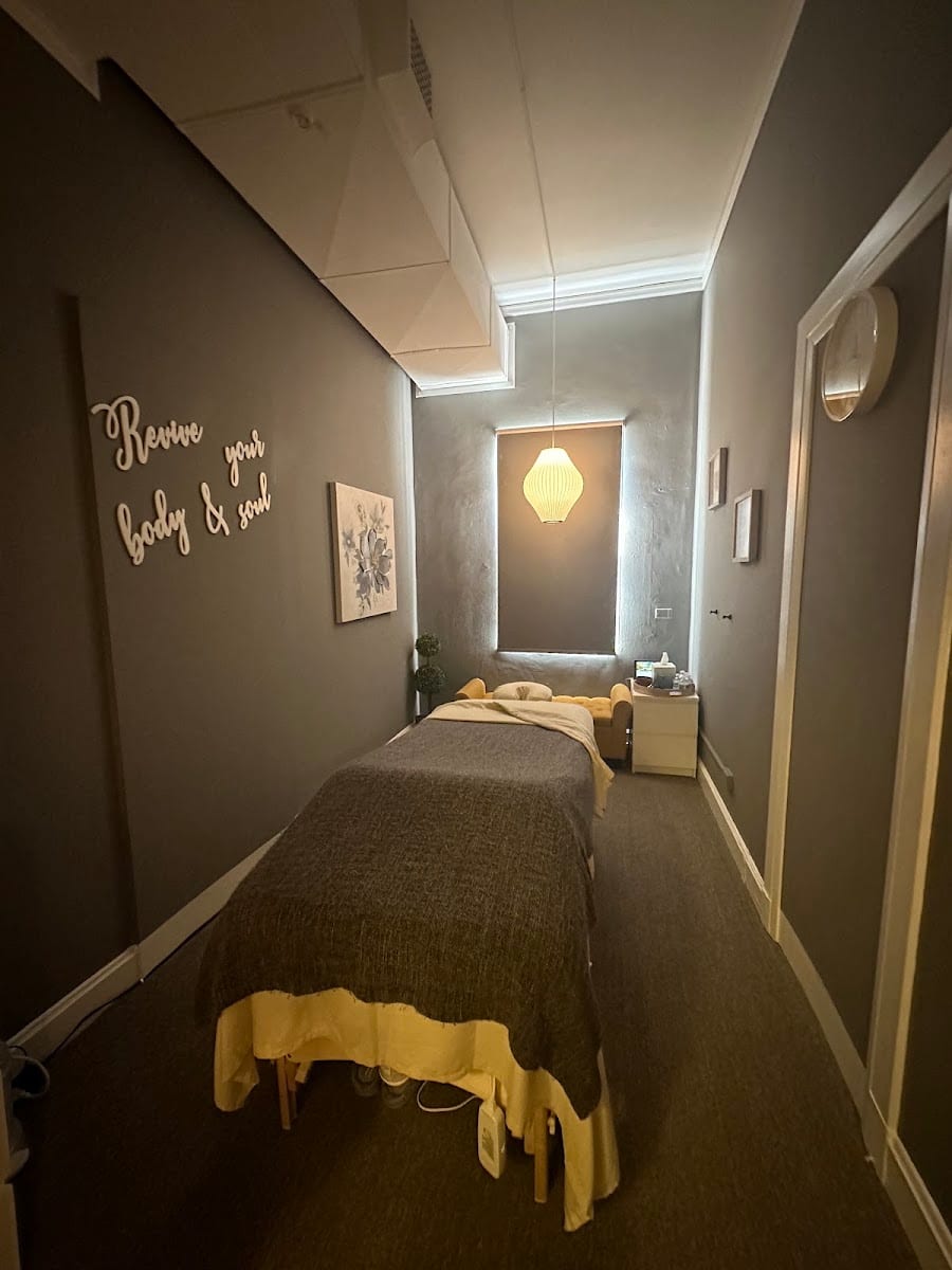 Reviving Touch Therapeutic Massage, photo 2