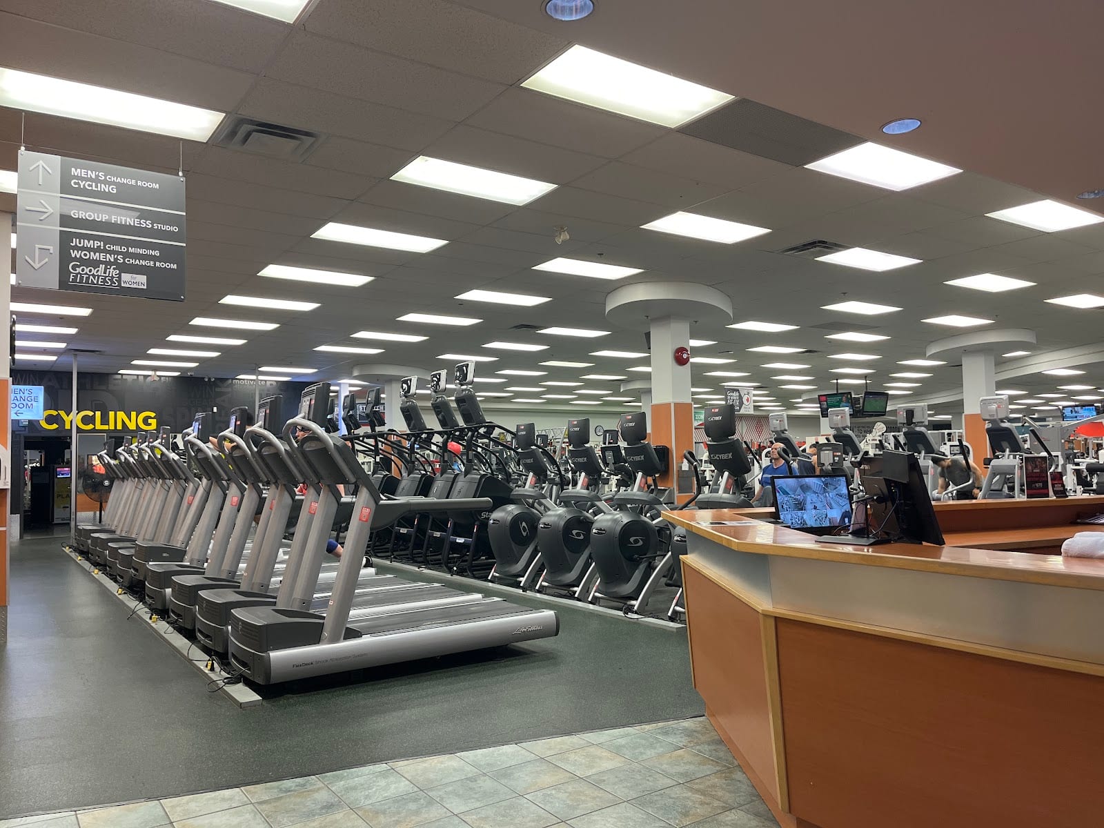 GoodLife Fitness Richmond Hill Hillcrest Mall, photo 2