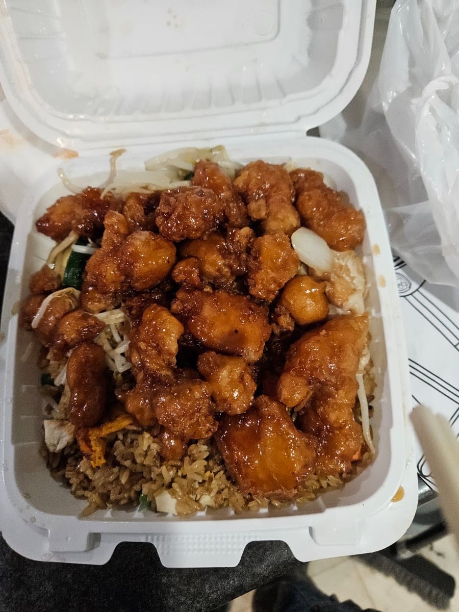 Golden Wok Chinese Restaurant