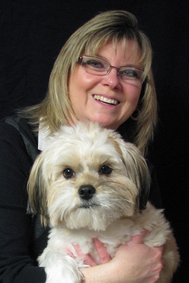 RE/MAX Real Estate Solutions - Tina Robbins