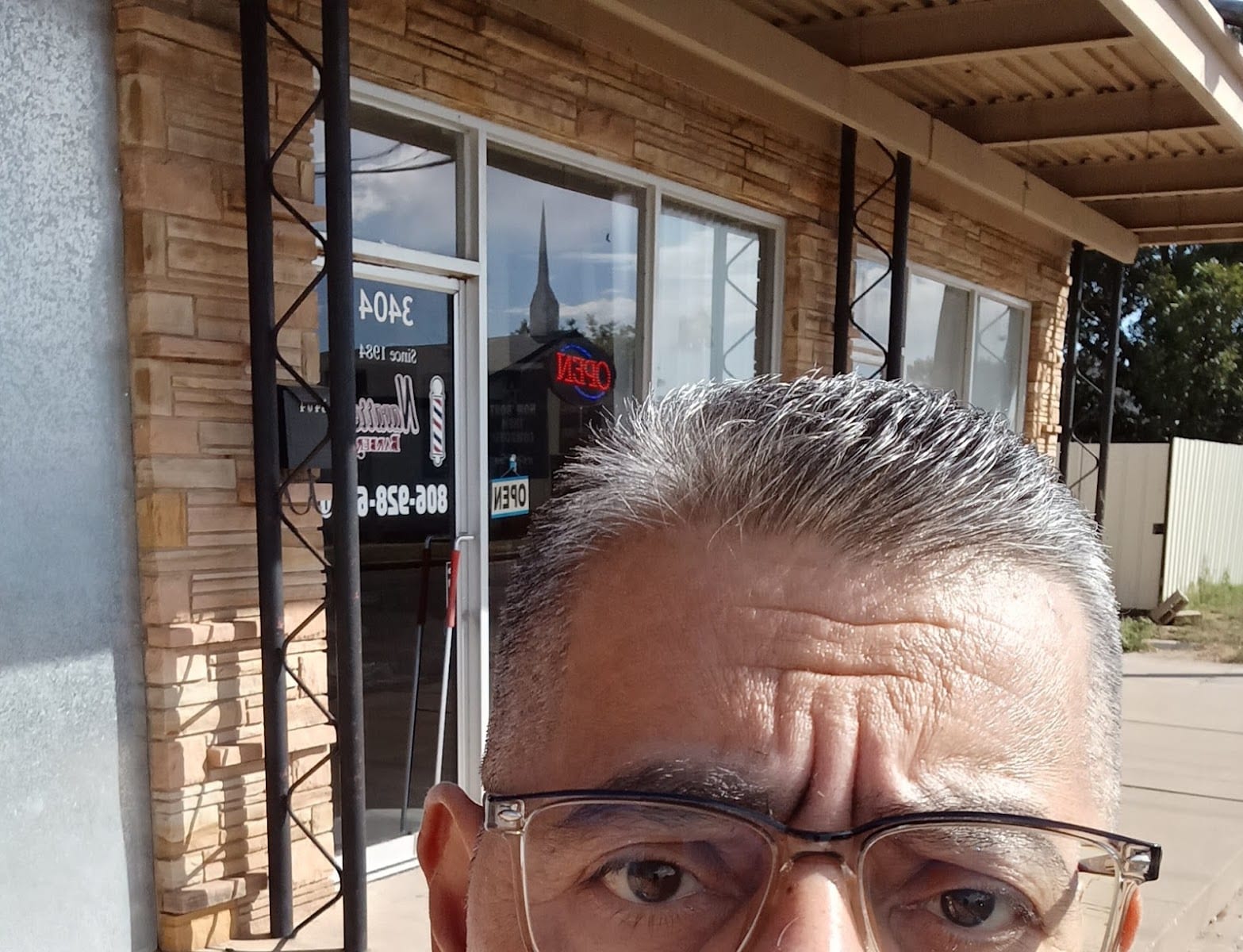 NAVARRETTE'S BARBER SHOP, photo 3