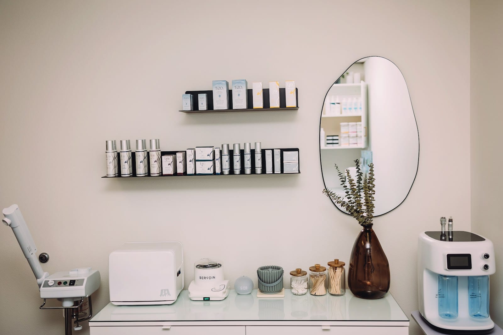 The Olympia Esthetician, photo 2