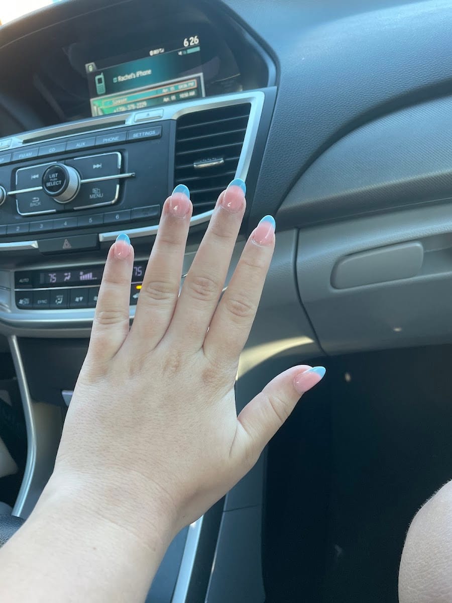 Ivy Nails