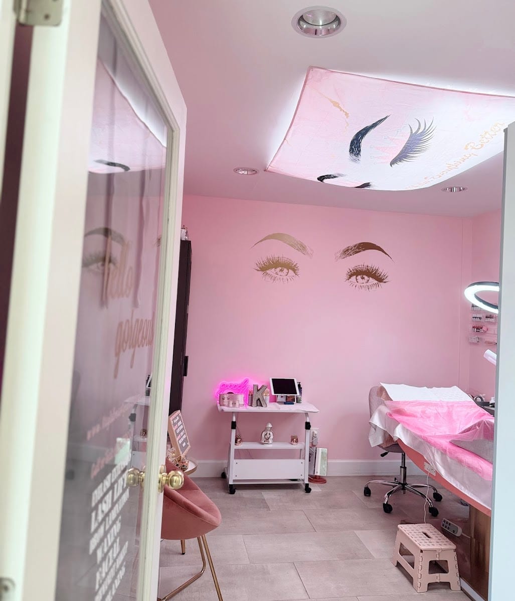 Kayla Beauty Lash & Brows, photo 3