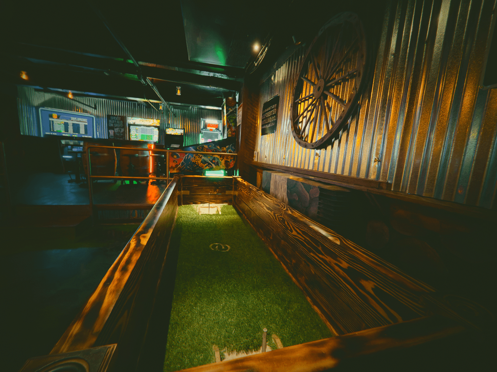 Fool’s Gold Saloon, photo 3