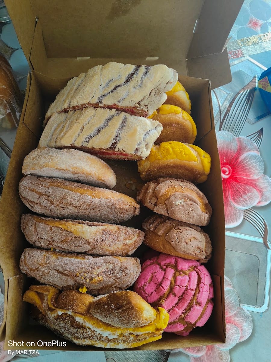 Rosas Pasteleria Panaderia, photo 2