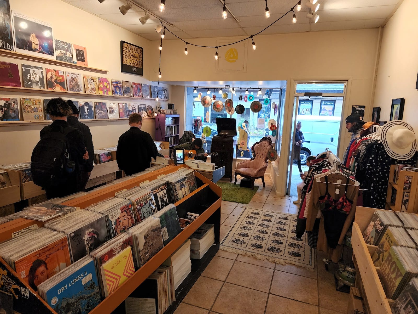 Lantern Records, Art and Oddities, photo 3