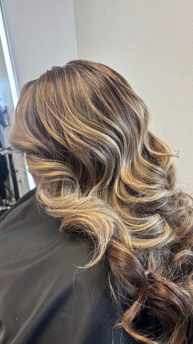 11:1 Salon