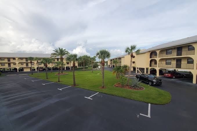 World Class Fishing Beach Retreat w/Heated Pool, Private Beach, Kayaks & Professional Fishing Dock