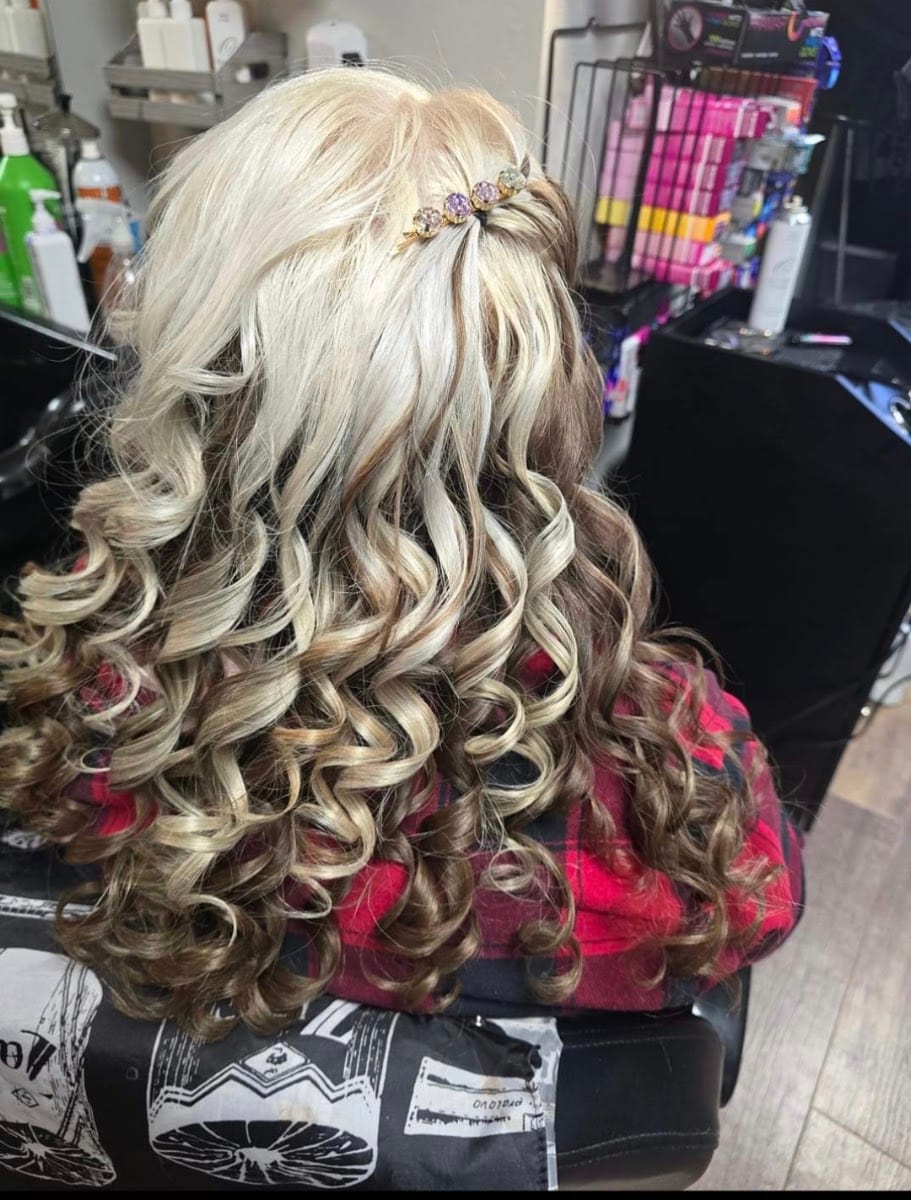 Hair by Tammy Schelling
