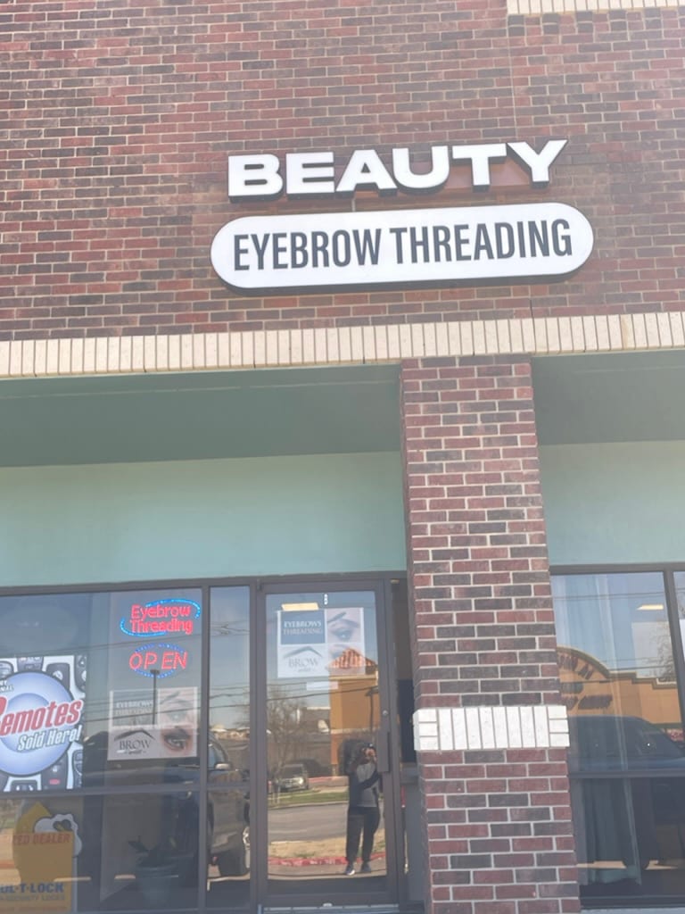 Beauty Eyebrow Threading