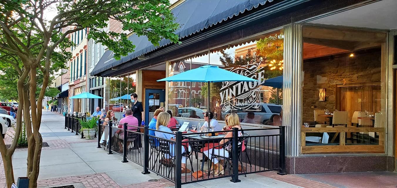 400 Block Bar, photo 2