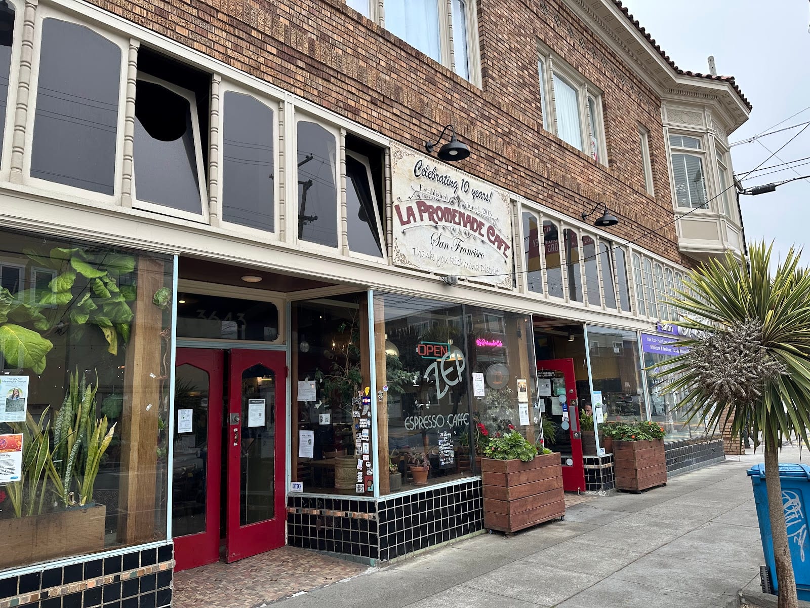 La Promenade Café, photo 2