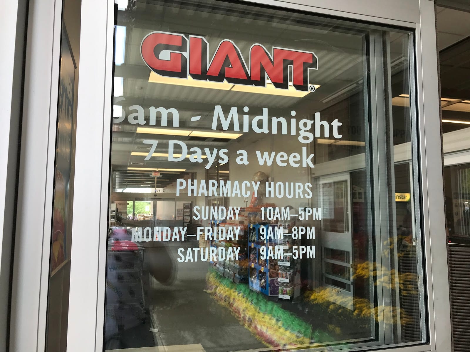 GIANT Pharmacy