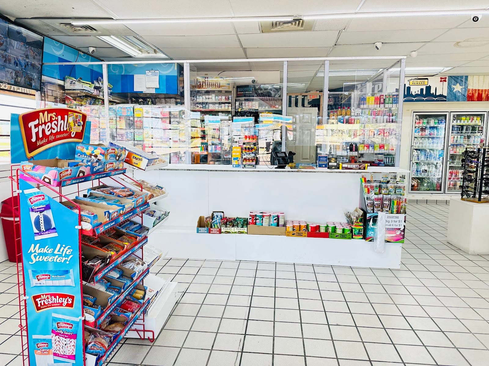 Moni Food Mart | Gas Station | Beer Wine | Vape Shop | Smoke Shop| Tobacco | CBD | Kratom | ATM | Lotto | Grocery, photo 3
