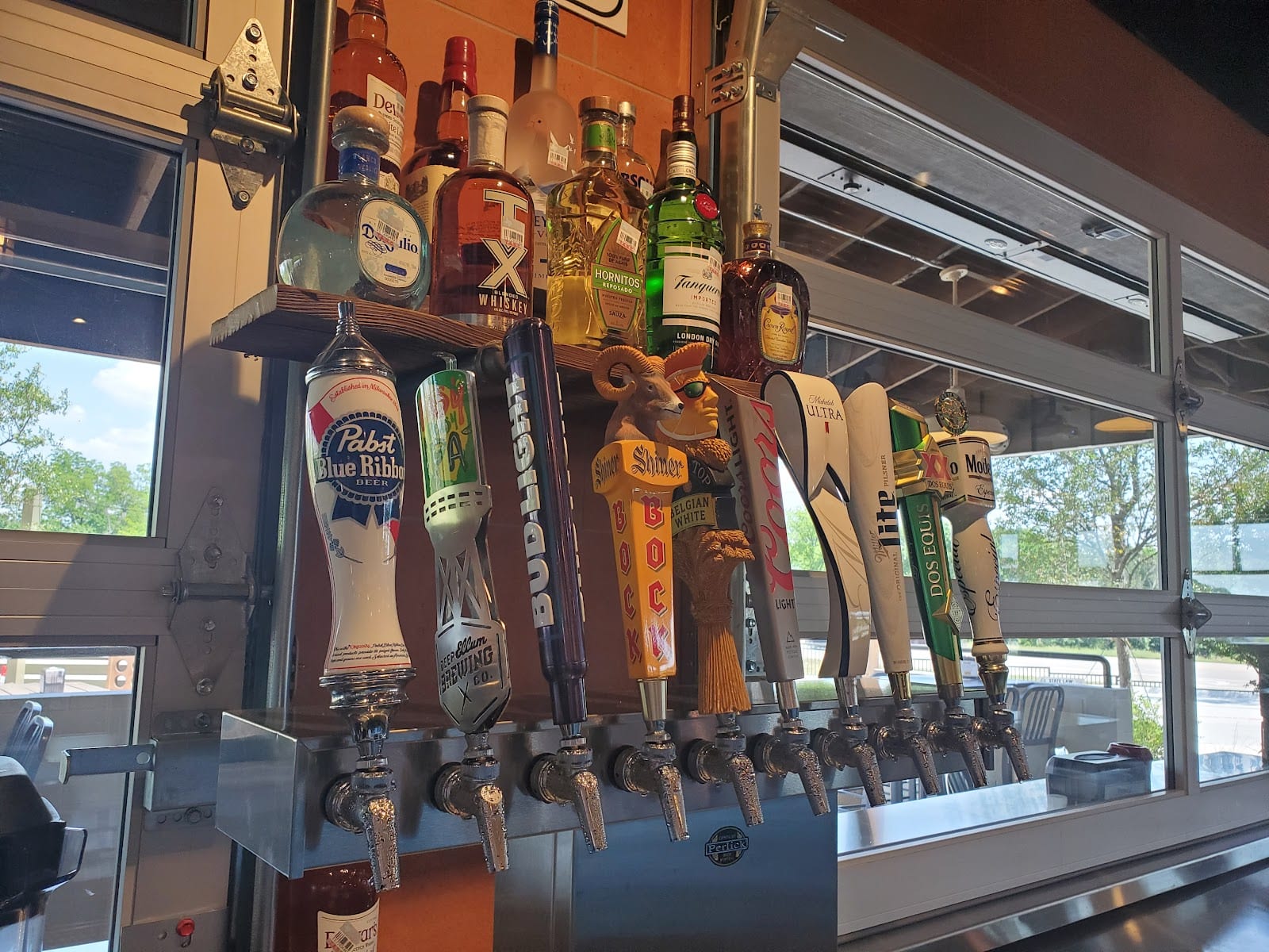 Bottlecap Alley Icehouse Grill