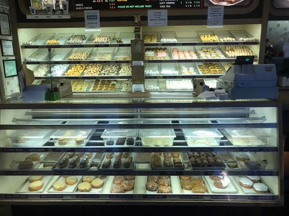 Deluxe Donuts, photo 2