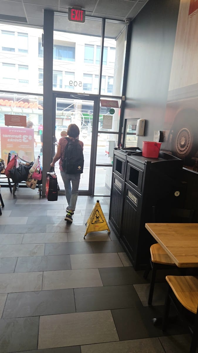 Harvey's, photo 3