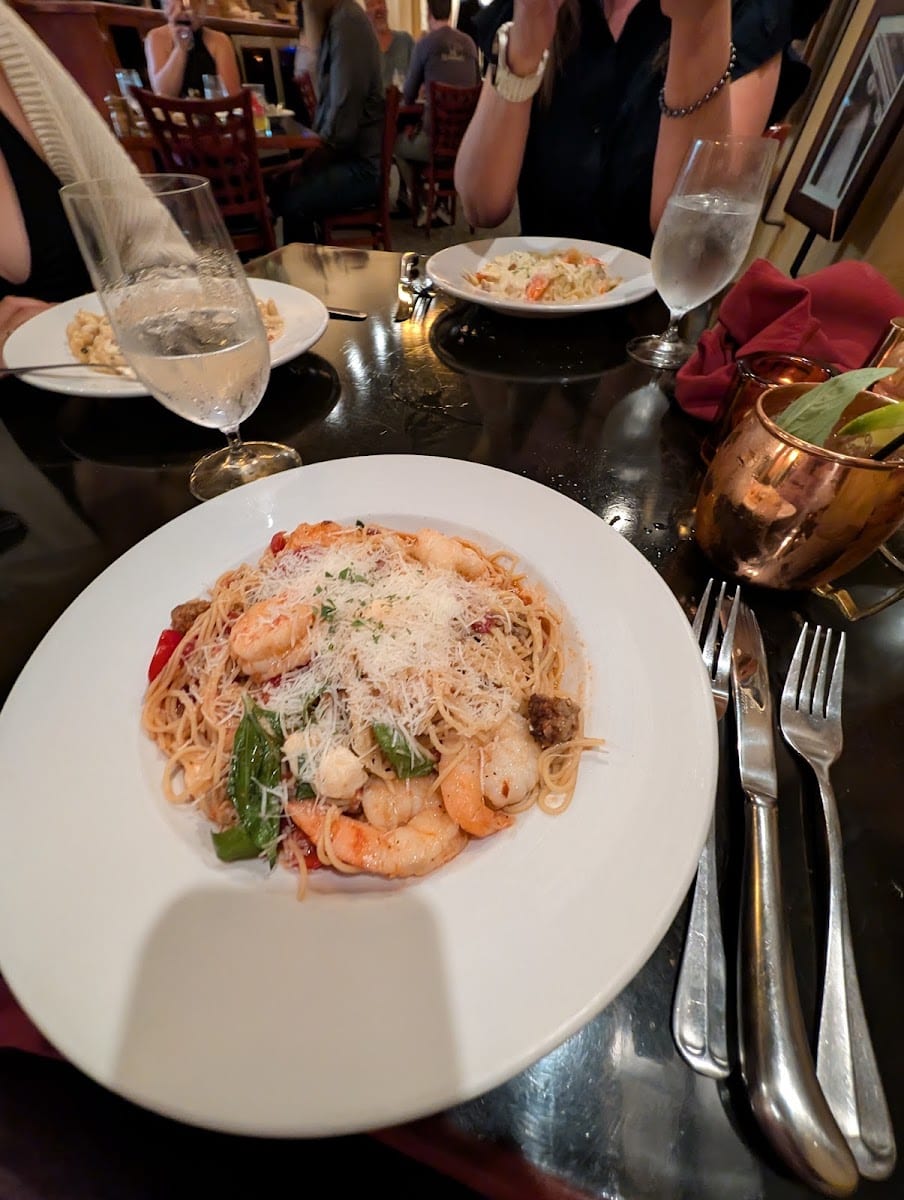 Lucca's, photo 2