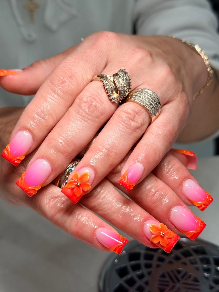 Queen Nails