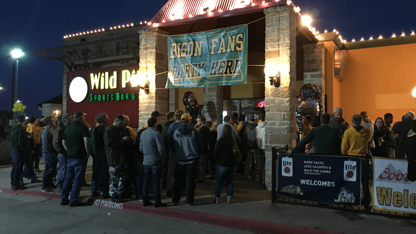 Wild Pitch Sports Bar & Grill, photo 4