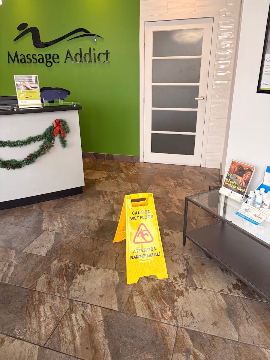 Massage Addict Toronto Keele and Lawrence, photo 3