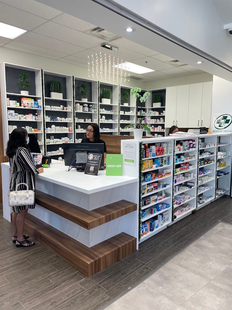 HealthOne Pharmacy North York, photo 2