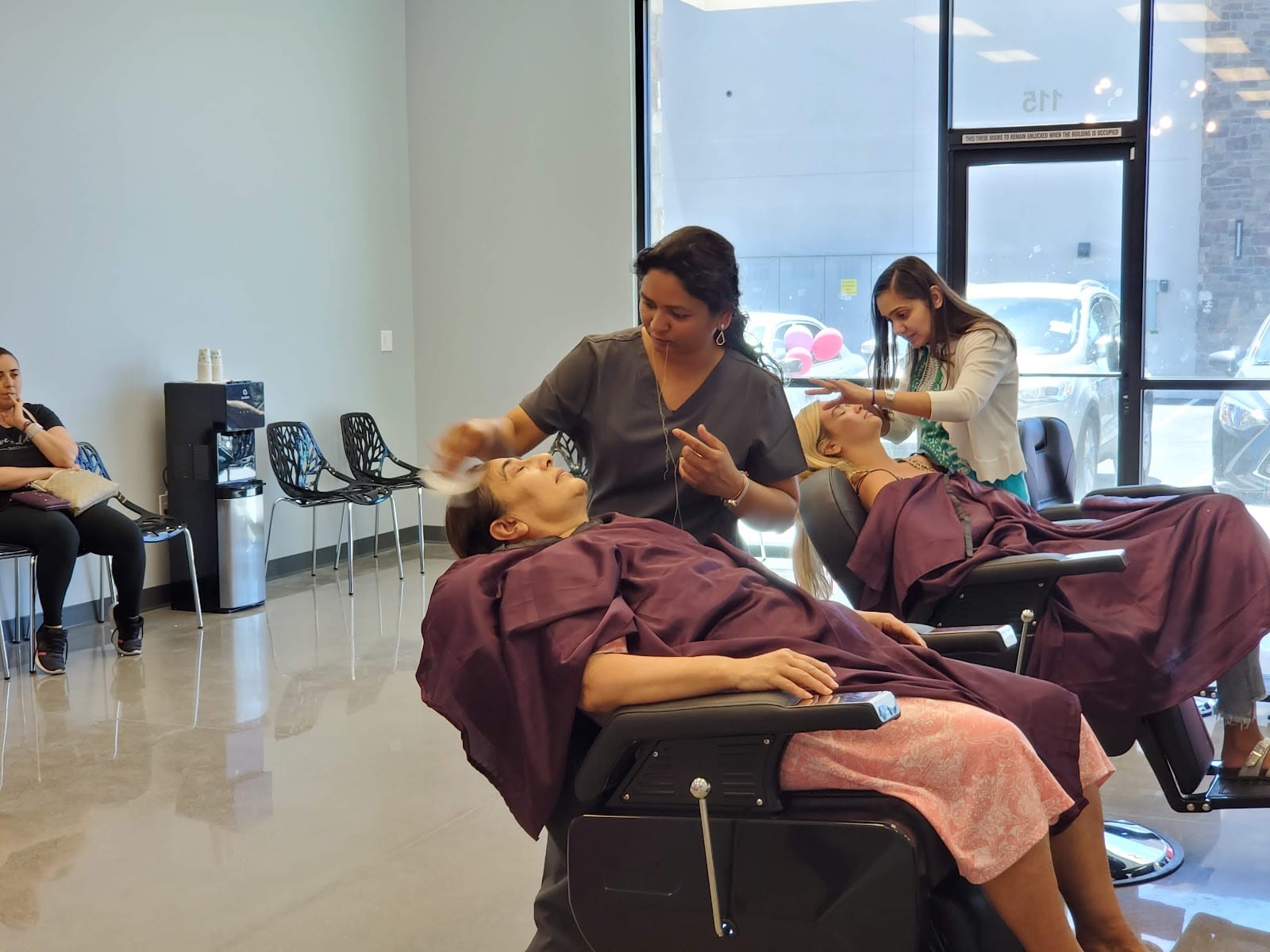 Royal Threading Studio, photo 4