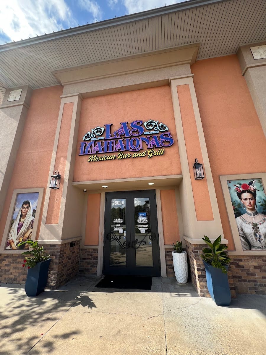 Las Mamalonas Mexican Bar & Grill