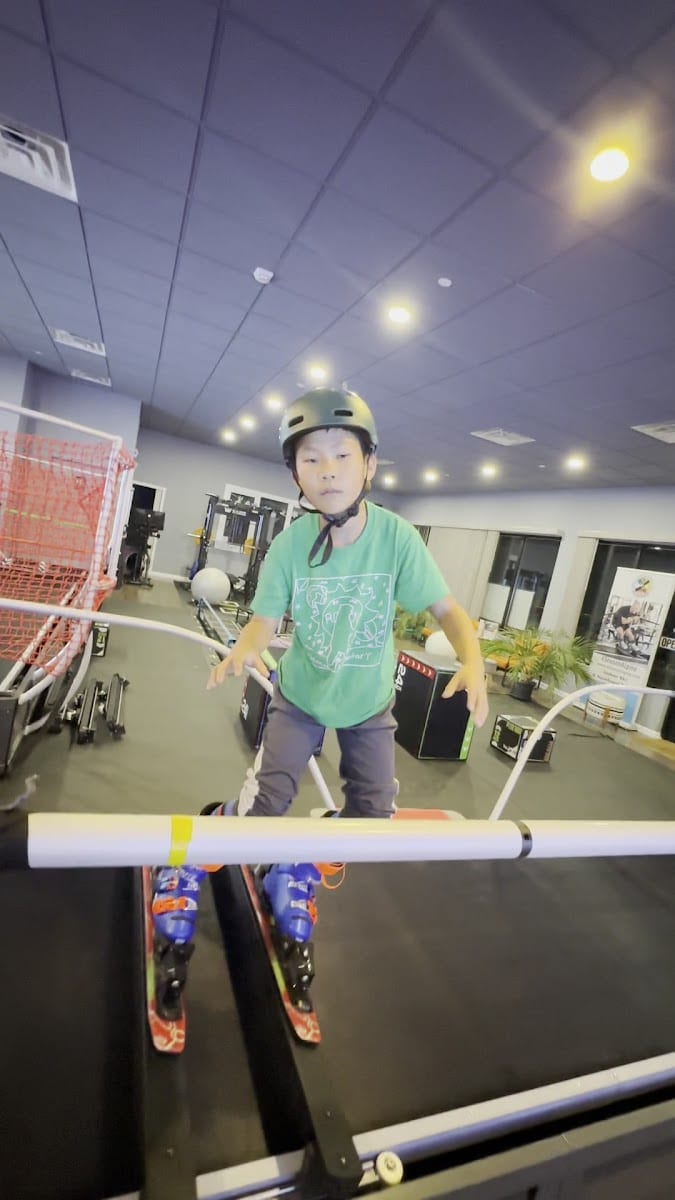 4SeasonAlpine Ski and Snowboard school, photo 3