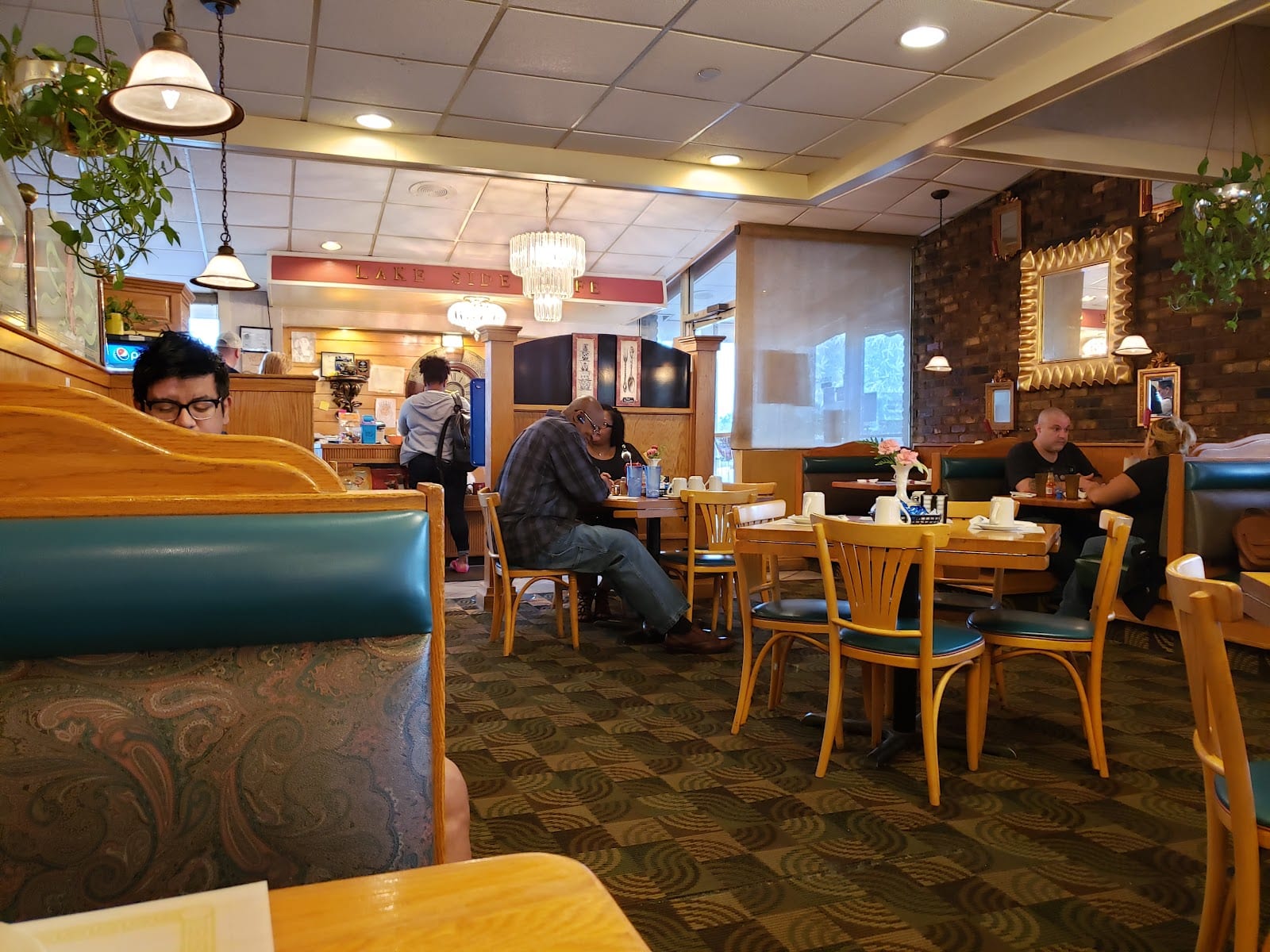 Lakeside Cafe