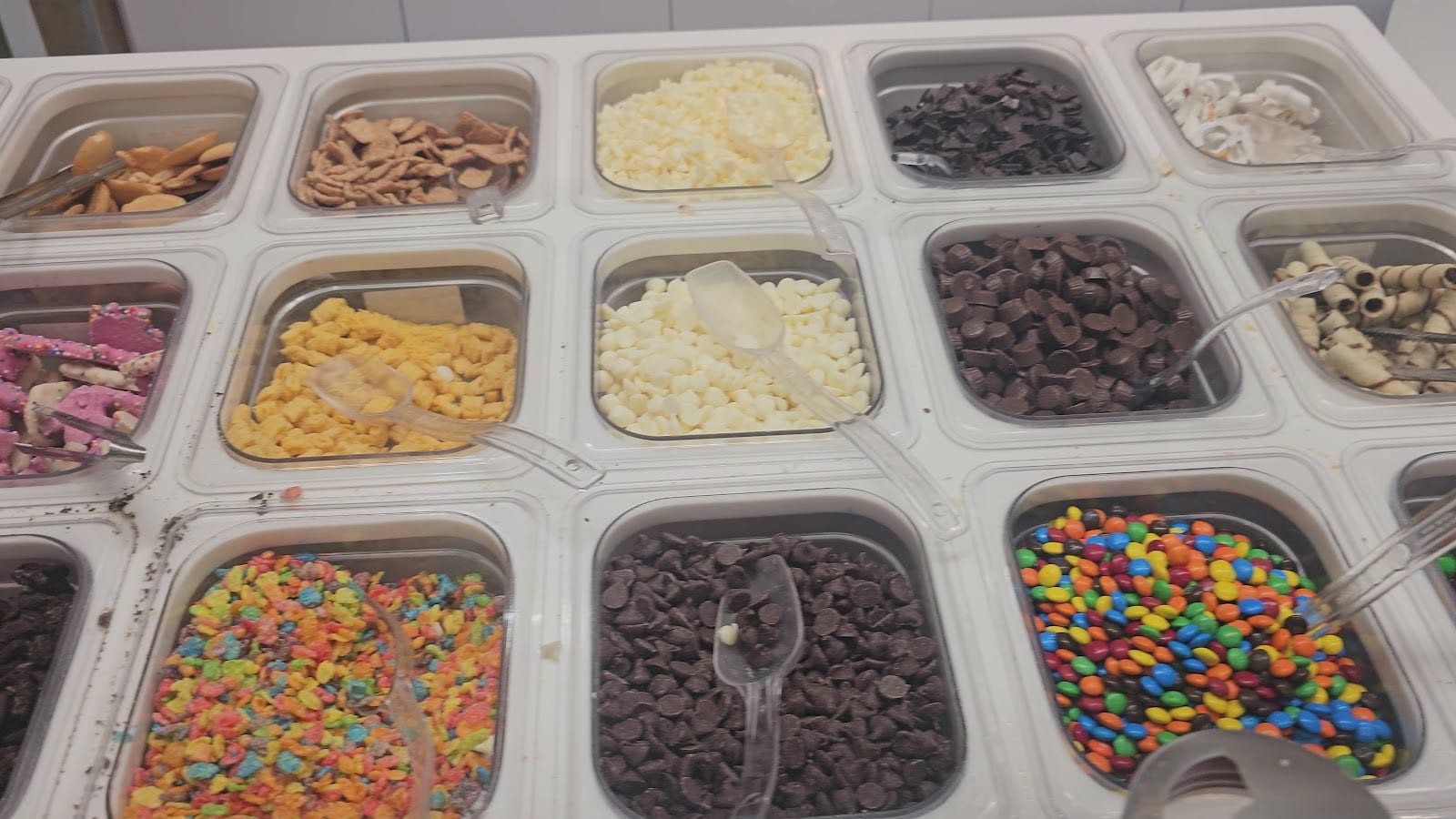 Yogurtland Edinger Plaza, photo 3