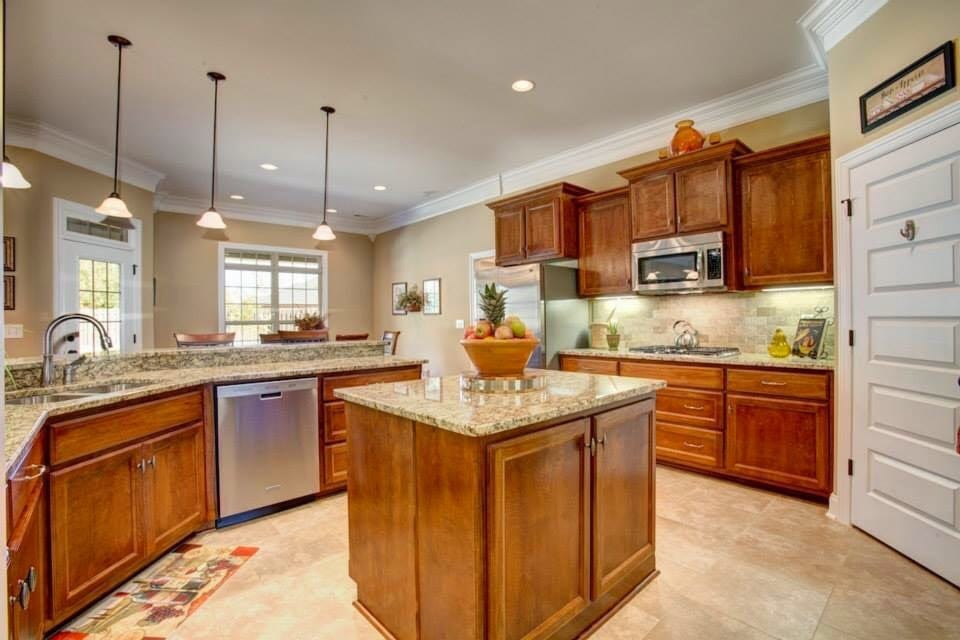 Holly McDonald & Co Keller Williams Realty, photo 2