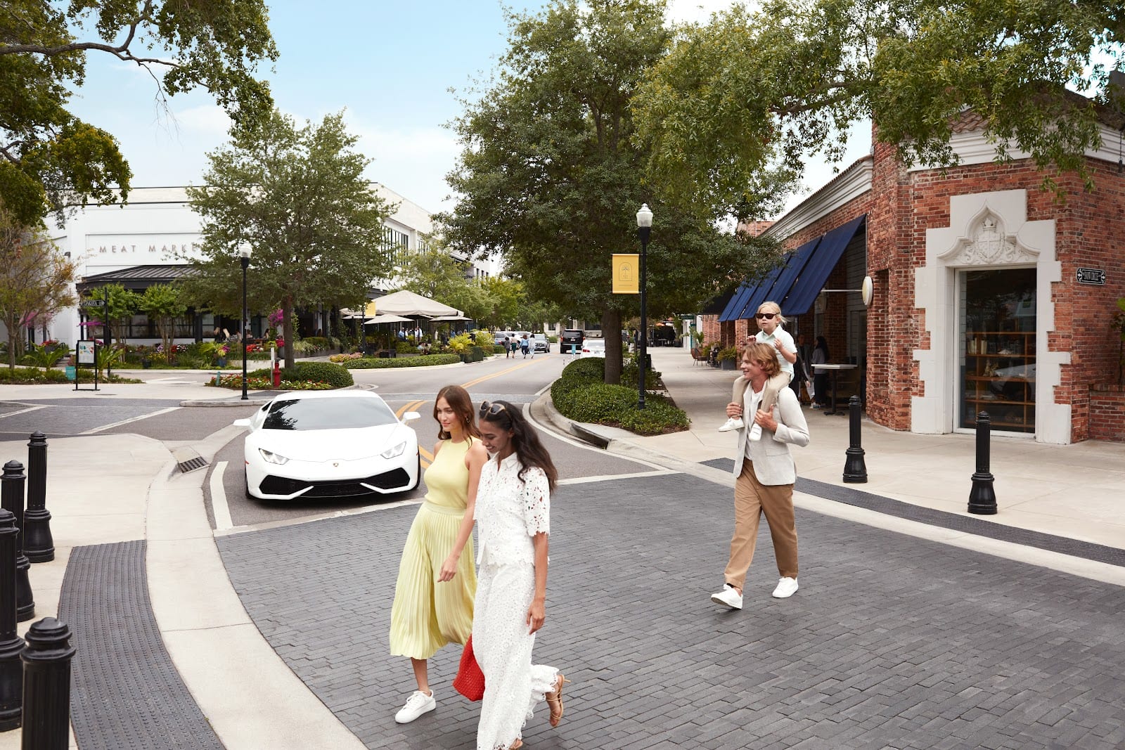 Hyde Park Village, photo 3