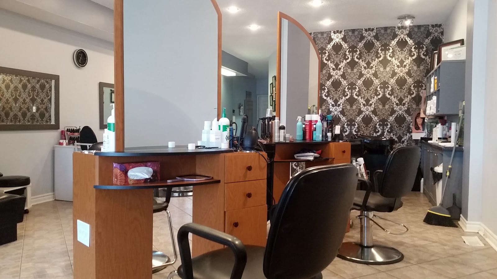 JJ Hairstylist & Beauty Salon