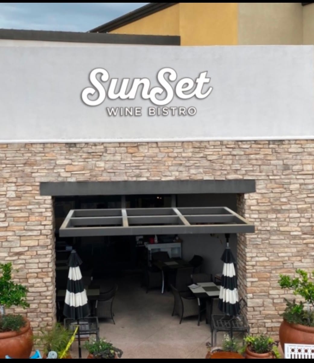 SunSet Wine Bistro restaurant