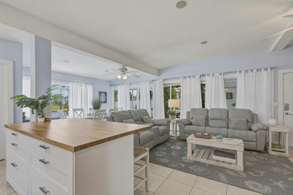 Waterfront Fun & Mini Golf, Heated Salt Water Pool & Game Room