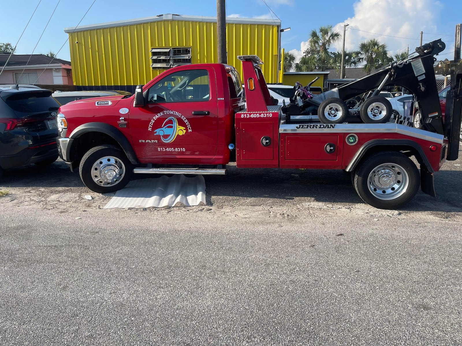 HYDE PARK AUTO COLLISION AND TOWING 24/7