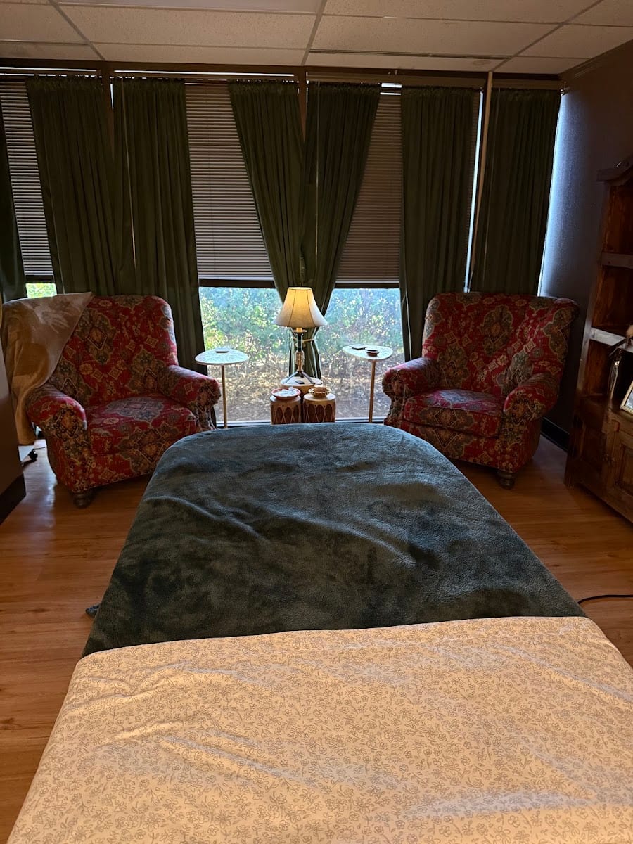 Le Chateaux Rejuve Skin & Body