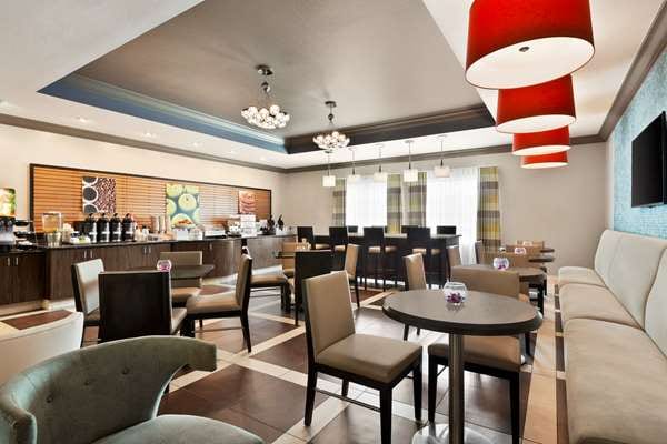 La Quinta Inn & Suites by Wyndham Port Charlotte, photo 3