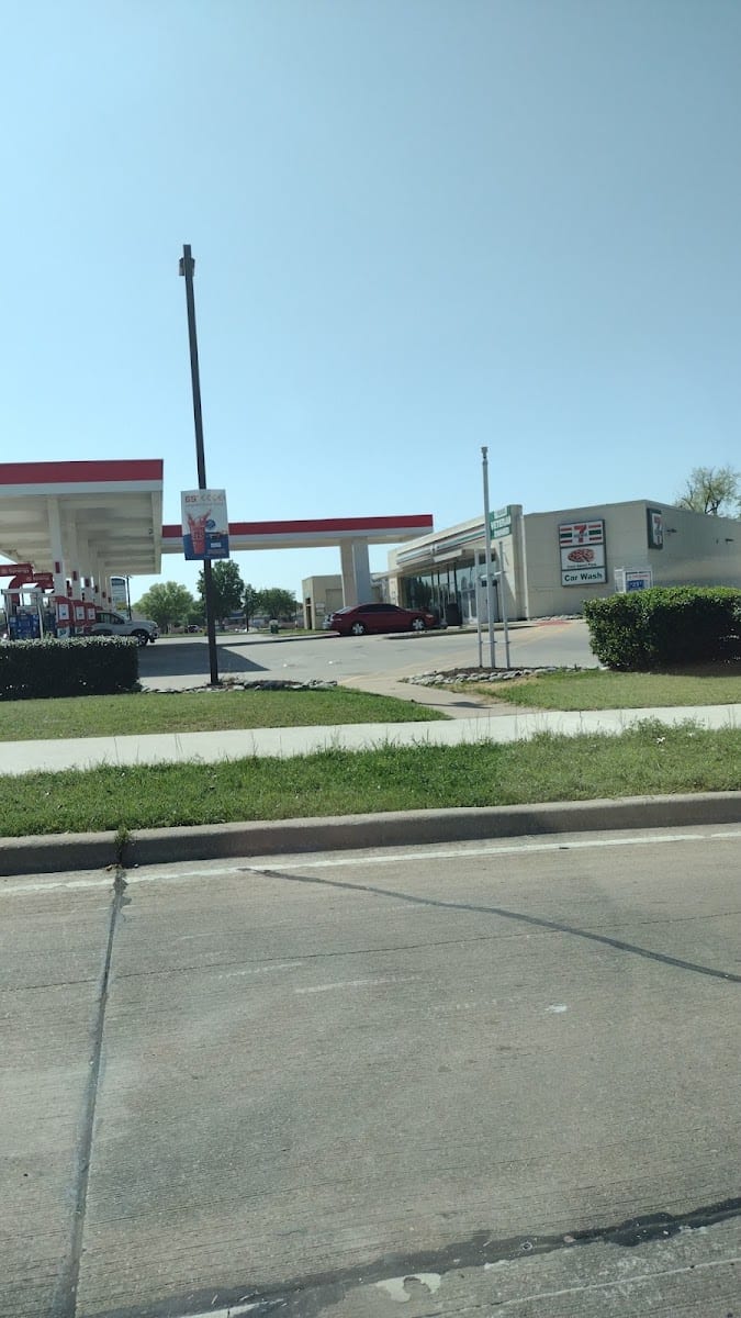 Exxon, photo 2