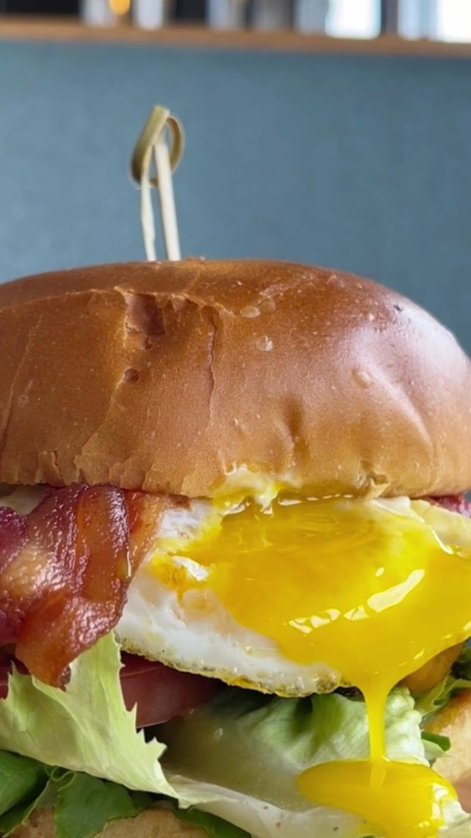 Broken Yolk Cafe, photo 3