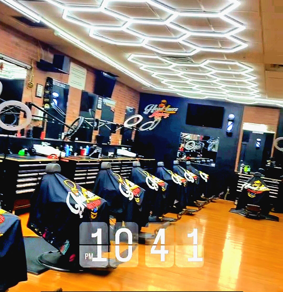 Headliners Barbershop, photo 4