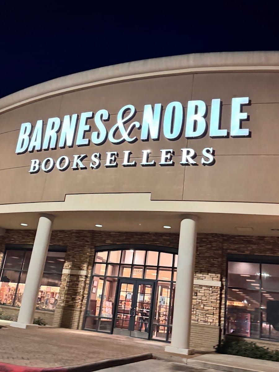 Barnes & Noble, photo 2